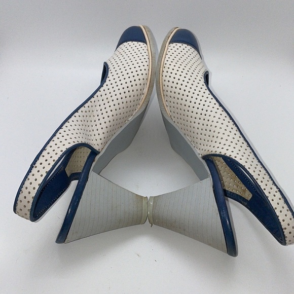 Vintage Jordache sling back shoes, made in Italy, size - 7 1/2M - Picture 3 of 6